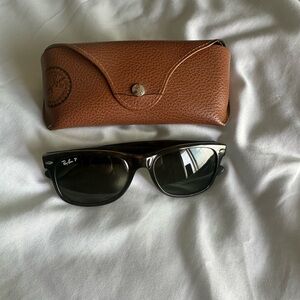Ray-Ban Polarized Tortoise Shell Sunglasses with Tan Case